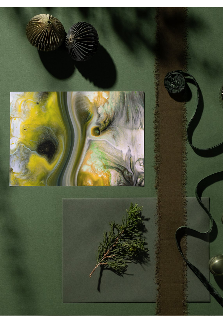 Handwritten reflective questions beside a GIOMY art print — designed for quiet journaling moments.